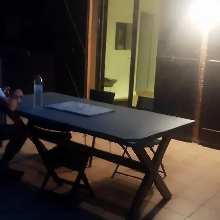 Au Pied De Lille, Parking Prive Inclus Bed & Breakfast *