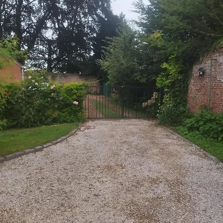 Au Pied De